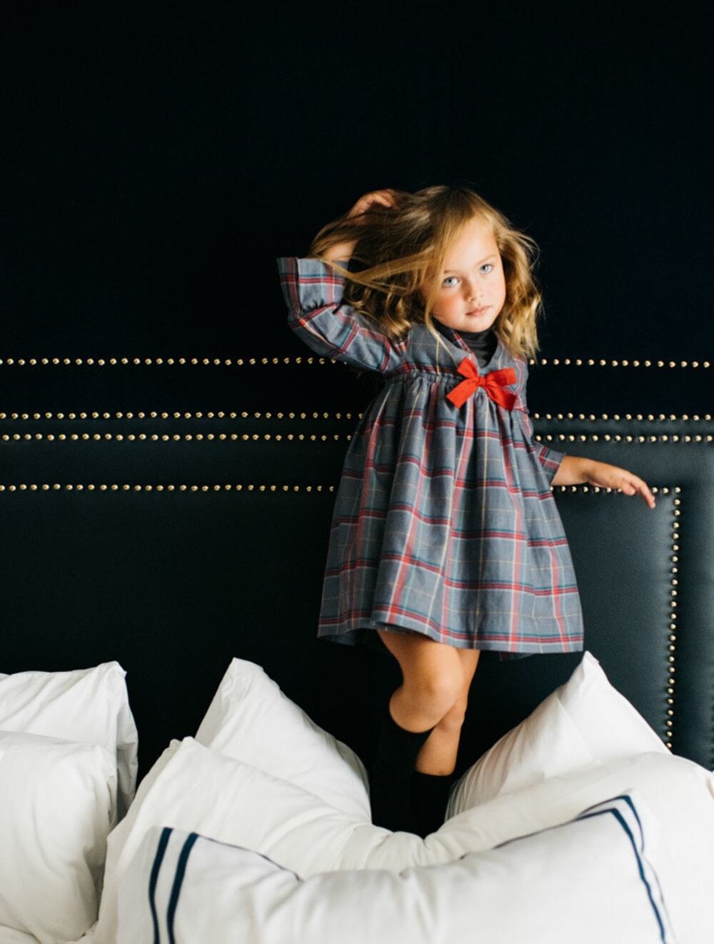 Neck & Neck Girls Grey and Red Plaid Dress with Bow Size 2-3 VGUC